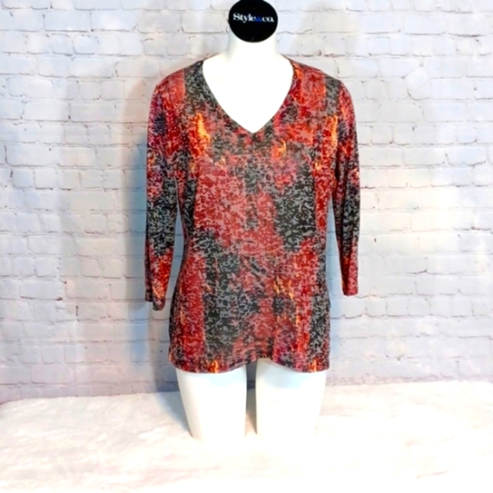 No Directions Woman's Thin V Neck Top M